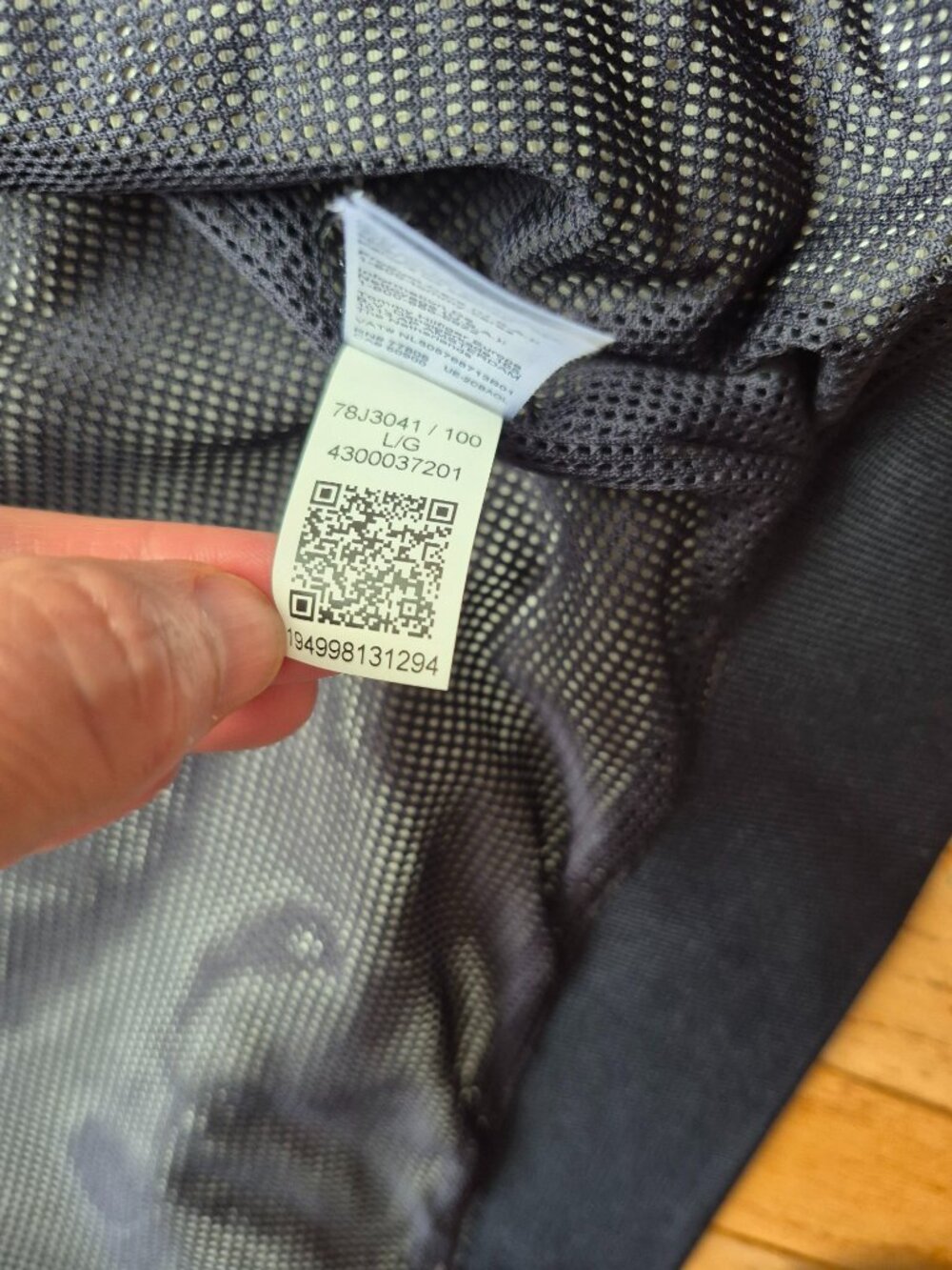 Tommy Hilfiger Bomber Jacket Large - Picture 12 of 16